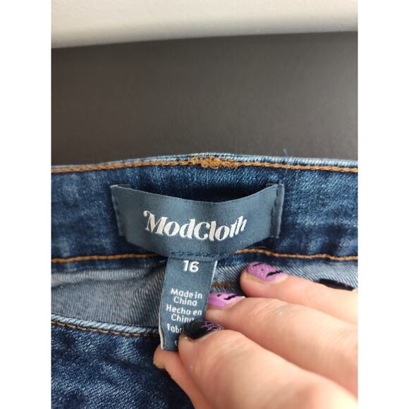 Modcloth Daisies on the Prairie Embroidered Flare Jeans 16 cottage boho - Picture 3 of 8